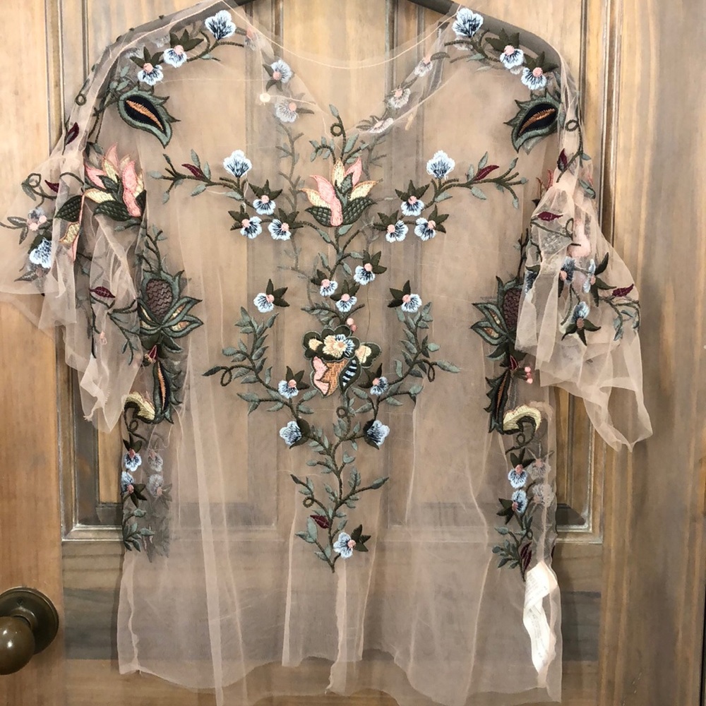 Embroidery Zara light pink top!